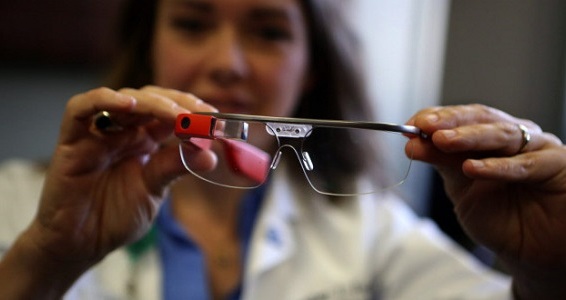 Surgeon Google Glass